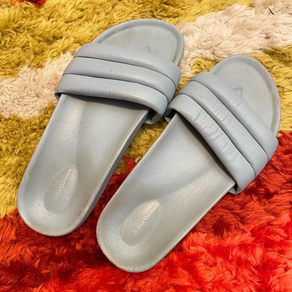 Beatrice Valenzuela slides - Size 5